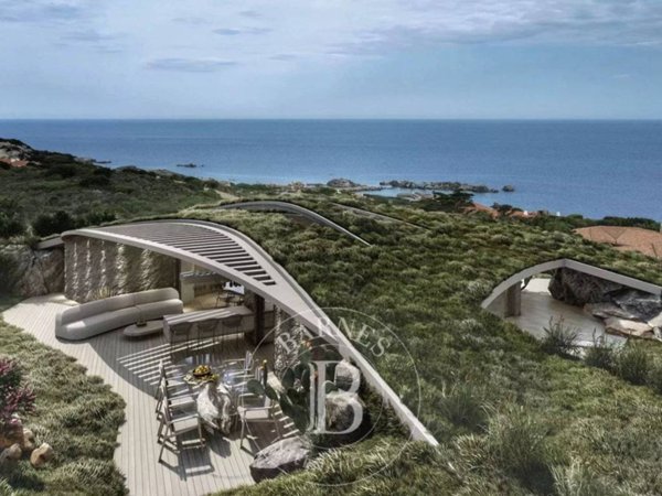 casa indipendente in vendita a Santa Teresa Gallura