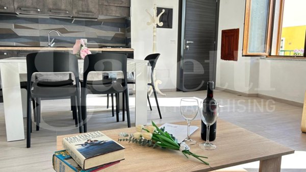 casa indipendente in vendita a Santa Teresa Gallura