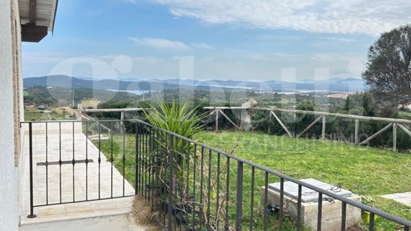 casa indipendente in vendita a Santa Teresa Gallura