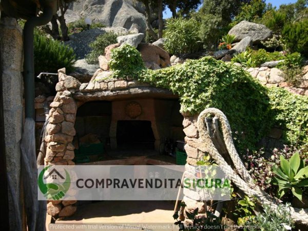 casa indipendente in vendita a Santa Teresa Gallura