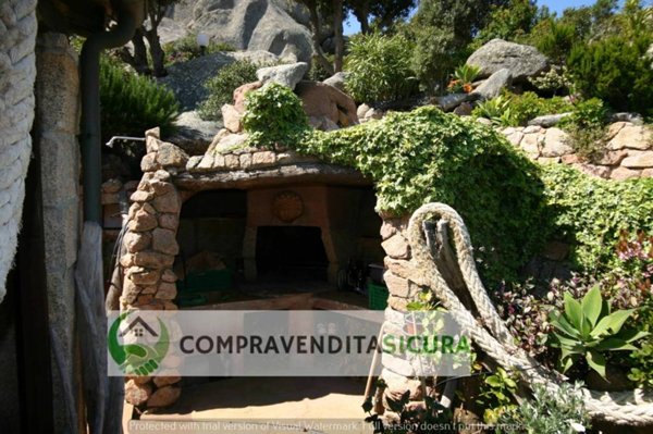 casa indipendente in vendita a Santa Teresa Gallura