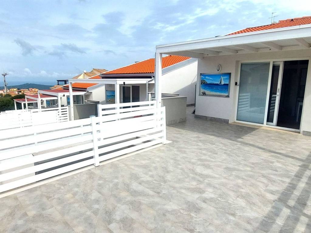 casa indipendente in vendita a Santa Teresa Gallura