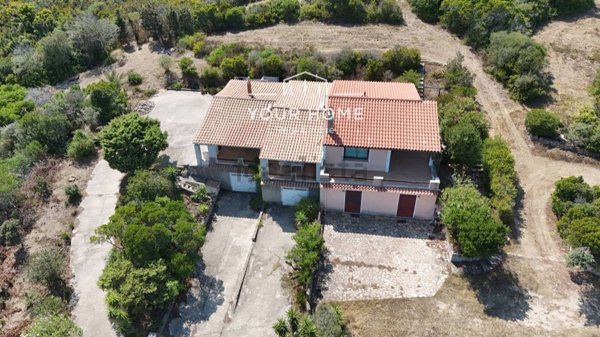 casa indipendente in vendita a Santa Teresa Gallura