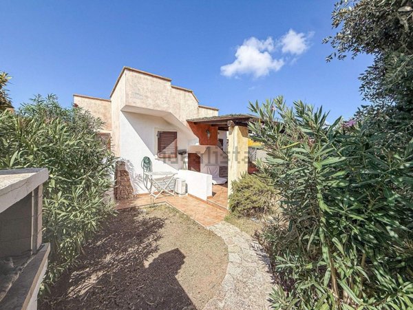 casa indipendente in vendita a Santa Teresa Gallura