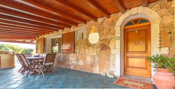 casa indipendente in vendita a Santa Teresa Gallura