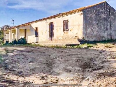 casa indipendente in vendita a Santa Teresa Gallura