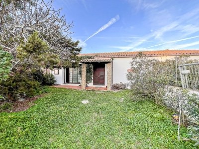 casa indipendente in vendita a Santa Teresa Gallura
