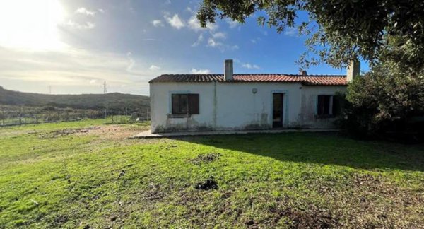 casa indipendente in vendita a Santa Teresa Gallura