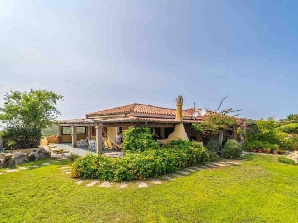 casa indipendente in vendita a Santa Teresa Gallura