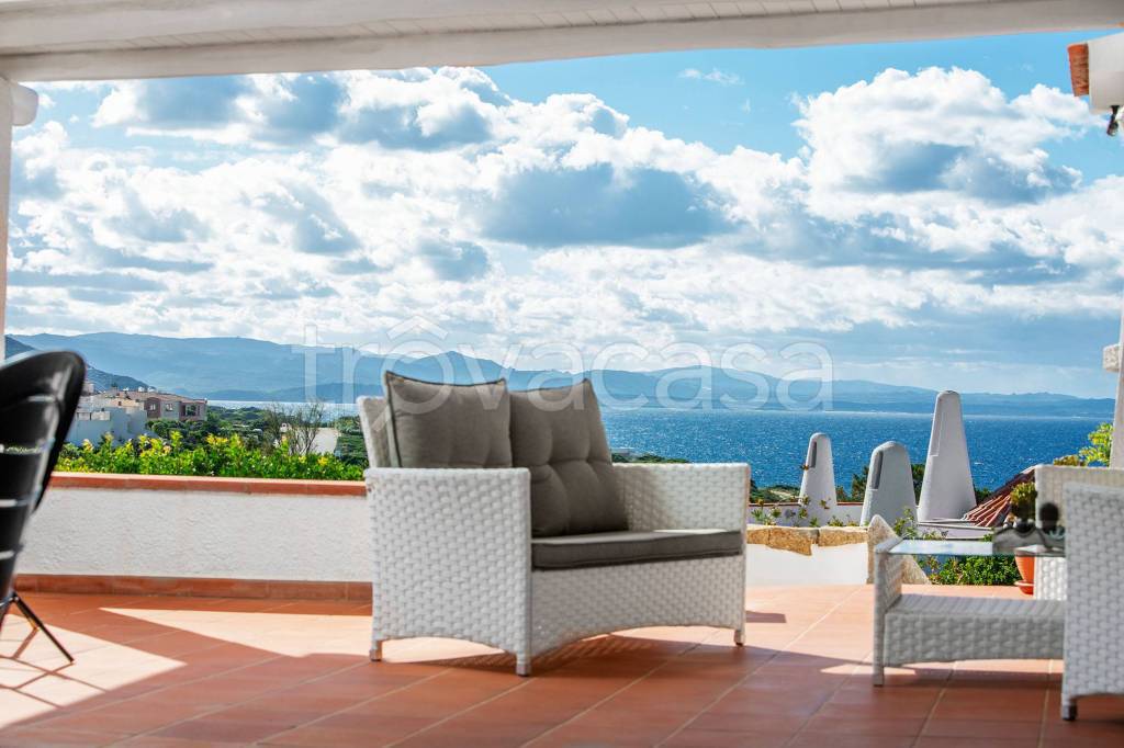 casa indipendente in vendita a Santa Teresa Gallura