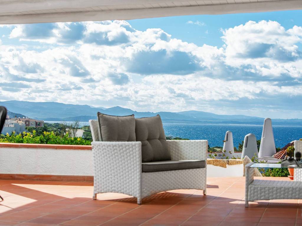 casa indipendente in vendita a Santa Teresa Gallura