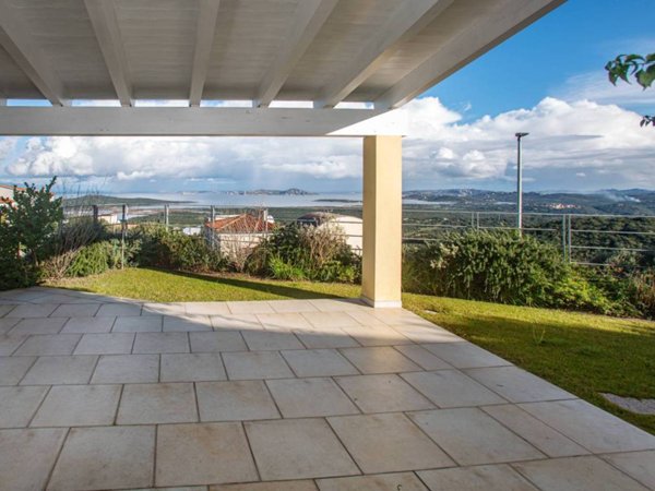 casa indipendente in vendita a Santa Teresa Gallura