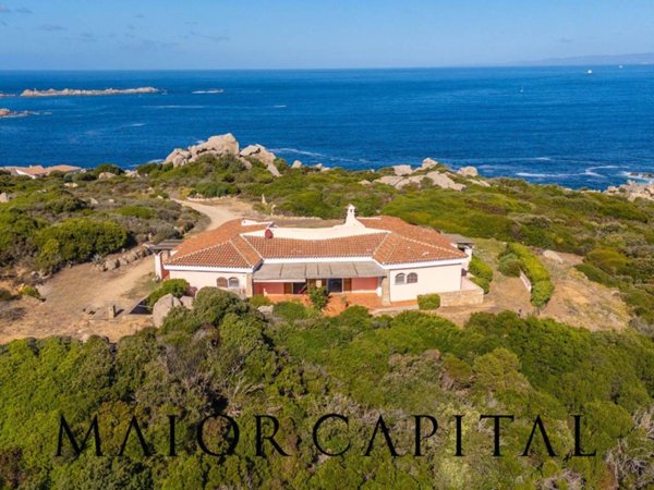 casa indipendente in vendita a Santa Teresa Gallura