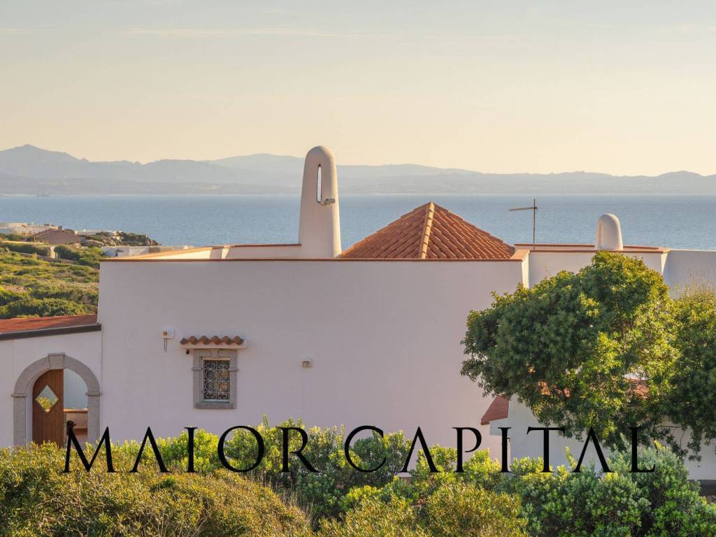 casa indipendente in vendita a Santa Teresa Gallura