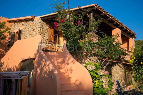casa indipendente in vendita a Santa Teresa Gallura