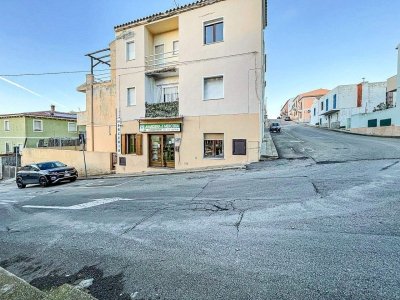 locale commerciale in vendita a Santa Teresa Gallura