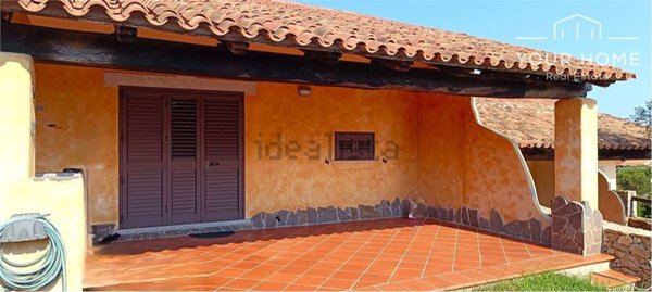 casa indipendente in vendita a Santa Teresa Gallura