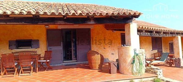 casa indipendente in vendita a Santa Teresa Gallura