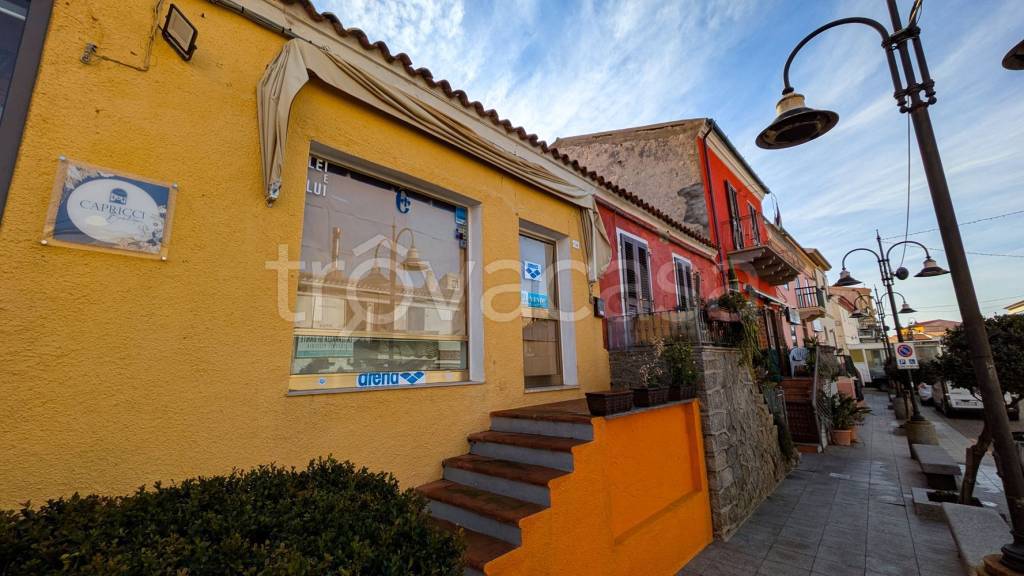 negozio in vendita a Santa Teresa Gallura