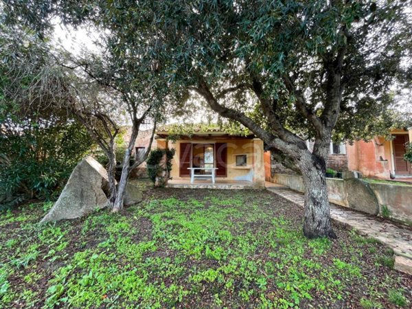 casa indipendente in vendita a Santa Teresa Gallura