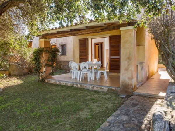 casa indipendente in vendita a Santa Teresa Gallura