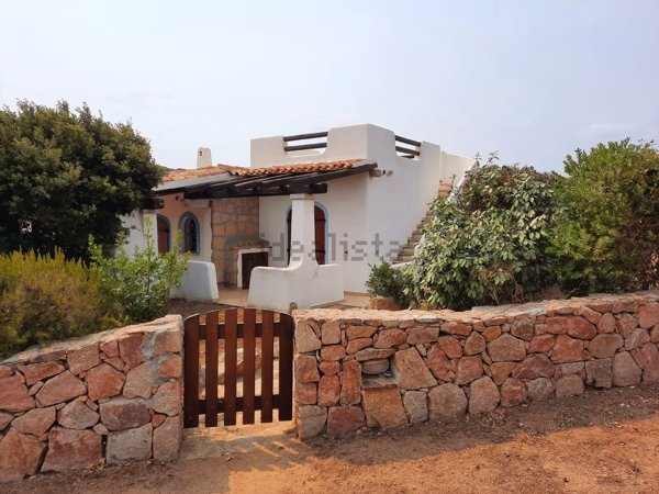 casa indipendente in vendita a Santa Teresa Gallura