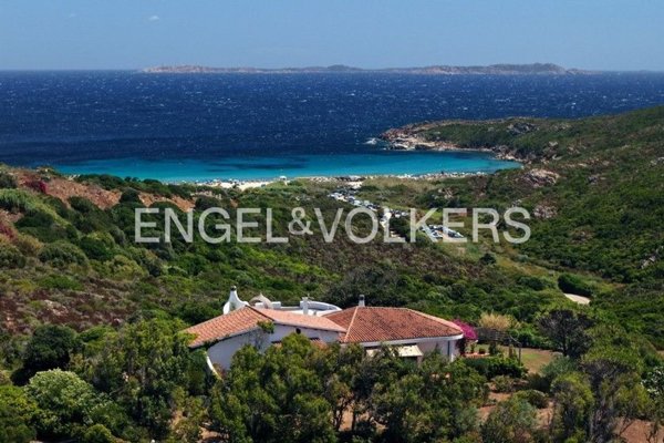 casa indipendente in vendita a Santa Teresa Gallura