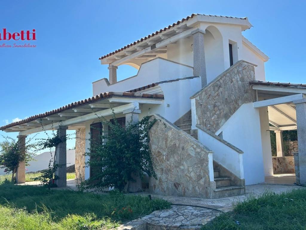 casa indipendente in vendita a Santa Teresa Gallura