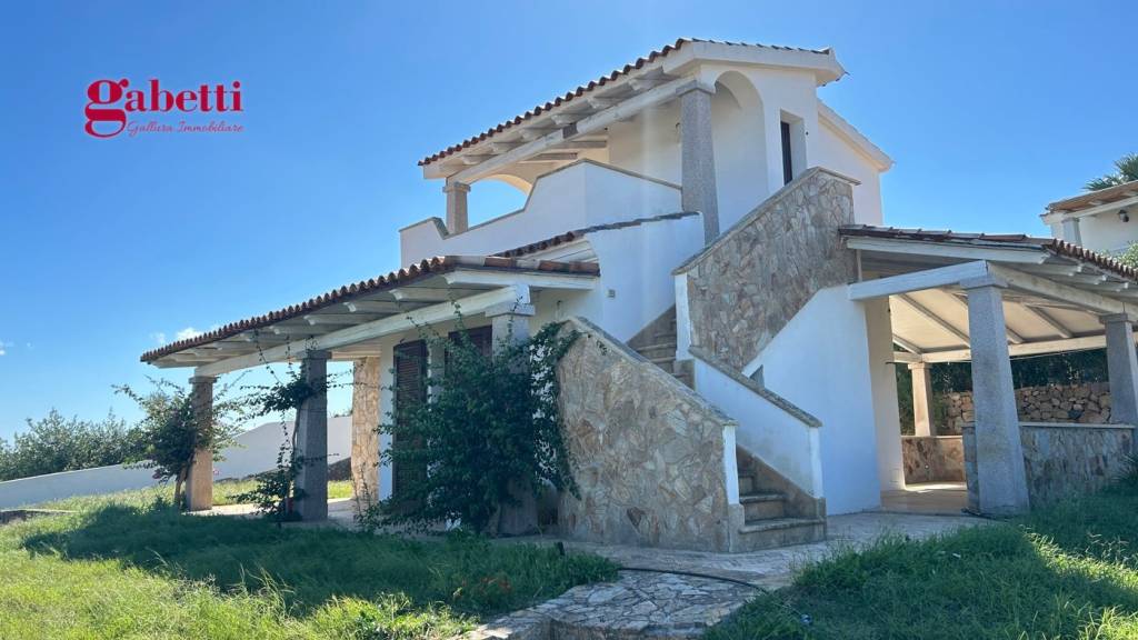 casa indipendente in vendita a Santa Teresa Gallura