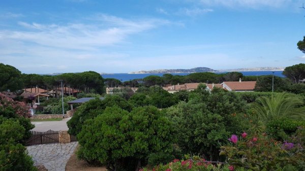 casa indipendente in vendita a Santa Teresa Gallura