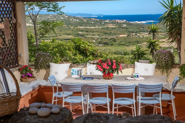 casa indipendente in vendita a Santa Teresa Gallura
