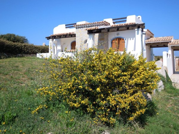 casa indipendente in vendita a Santa Teresa Gallura