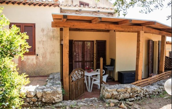 casa indipendente in vendita a Santa Teresa Gallura