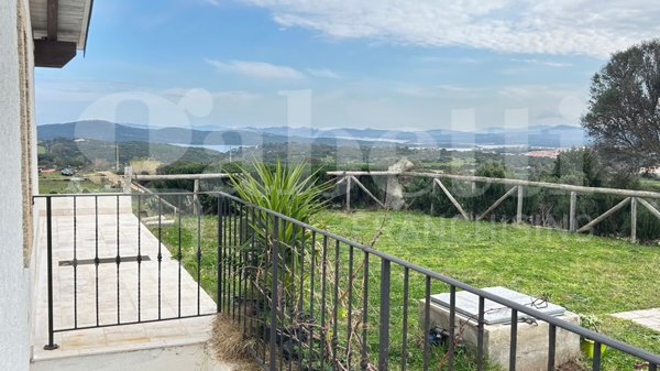 casa indipendente in vendita a Santa Teresa Gallura
