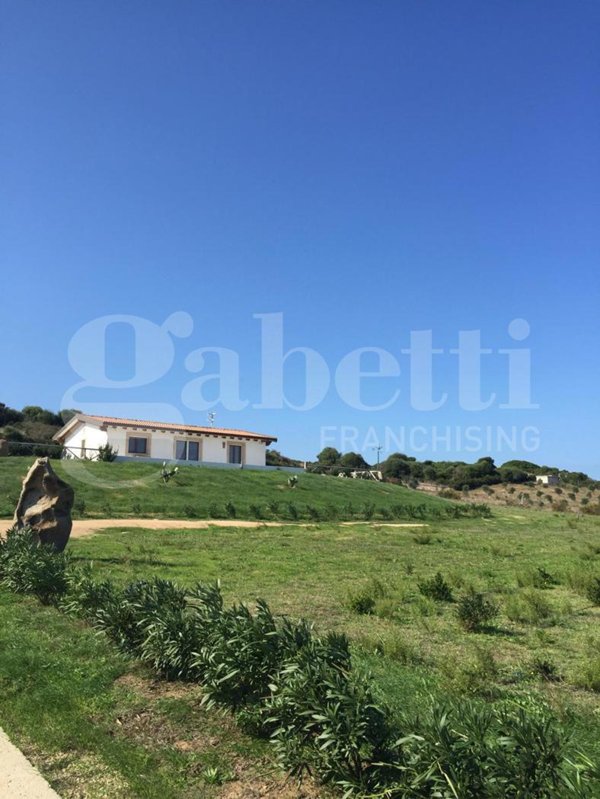 casa indipendente in vendita a Santa Teresa Gallura