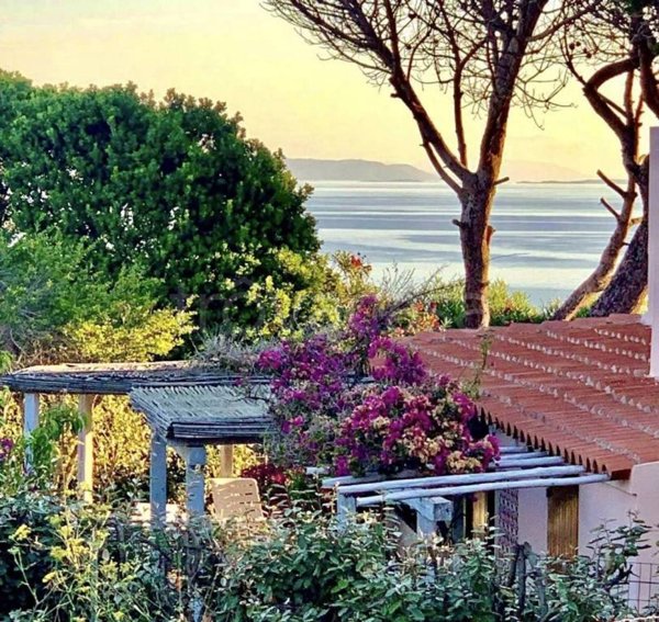 casa indipendente in vendita a Santa Teresa Gallura