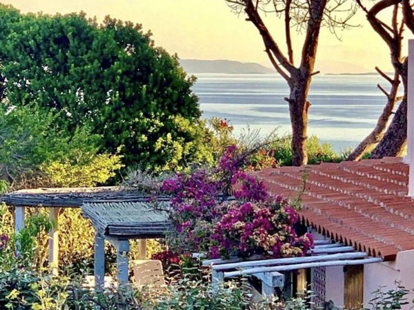 casa indipendente in vendita a Santa Teresa Gallura
