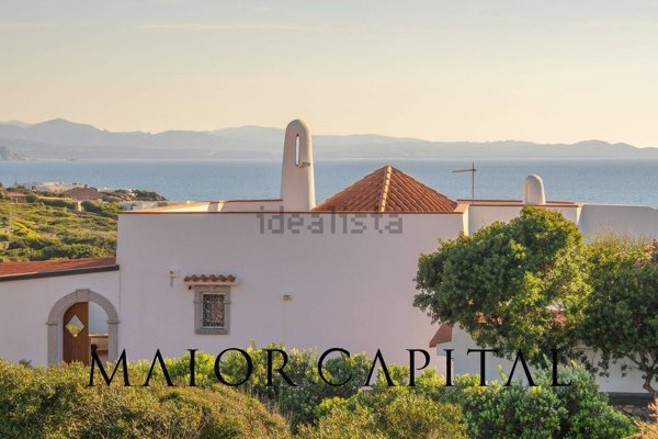 casa indipendente in vendita a Santa Teresa Gallura