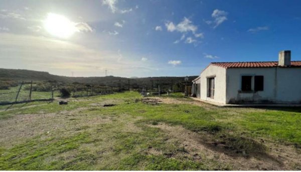 casa indipendente in vendita a Santa Teresa Gallura
