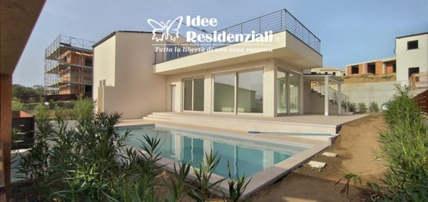 casa indipendente in vendita a Santa Teresa Gallura