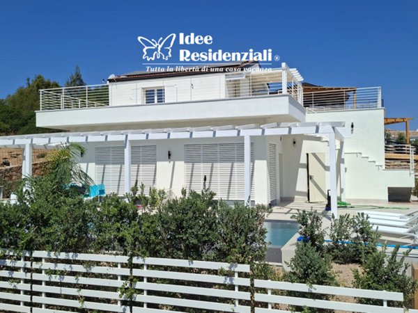 casa indipendente in vendita a Santa Teresa Gallura