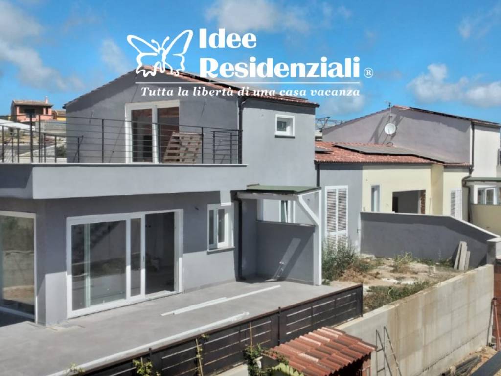 casa indipendente in vendita a Santa Teresa Gallura