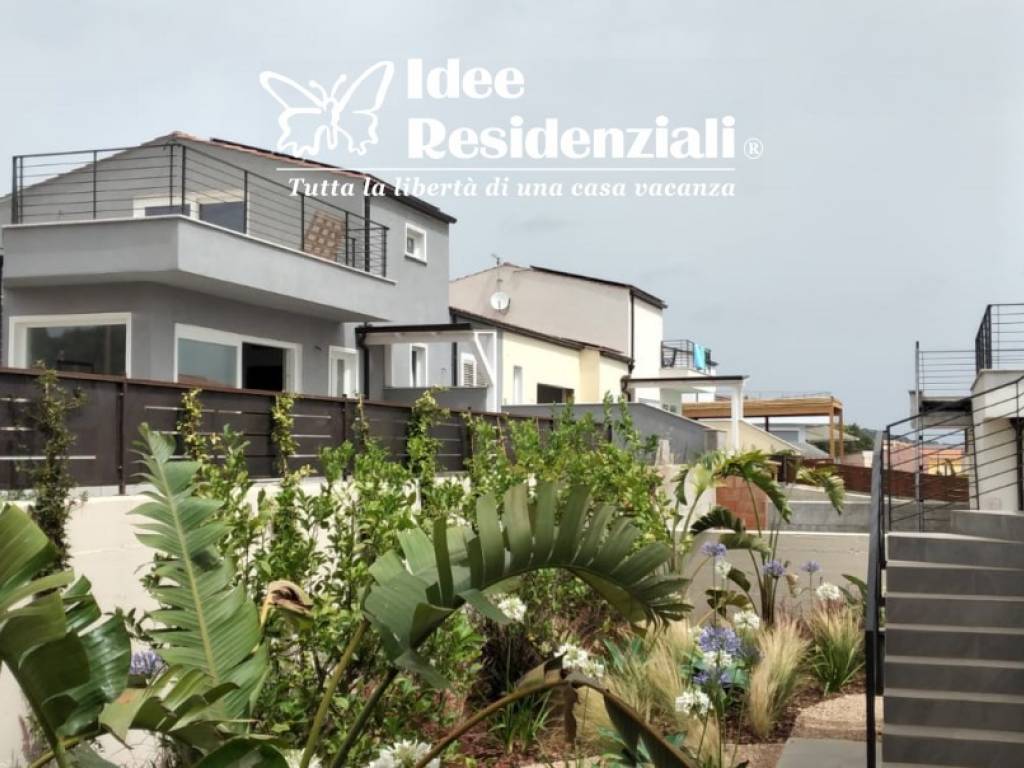 casa indipendente in vendita a Santa Teresa Gallura