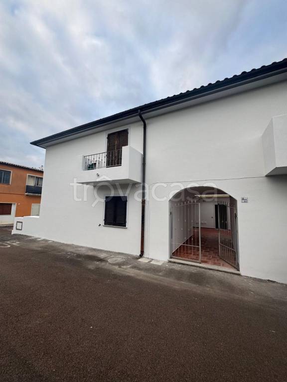 locale commerciale in vendita a Santa Teresa Gallura