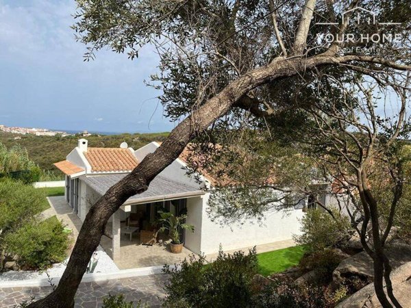 casa indipendente in vendita a Santa Teresa Gallura