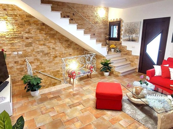 casa indipendente in vendita a Santa Teresa Gallura