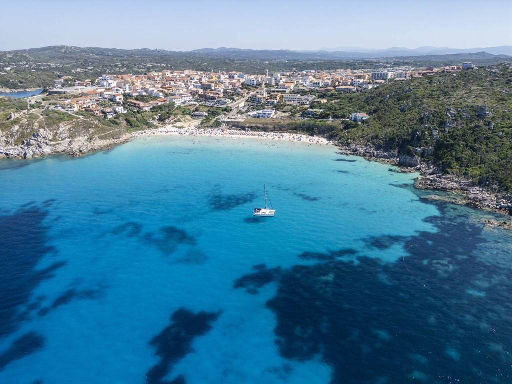 locale commerciale in vendita a Santa Teresa Gallura