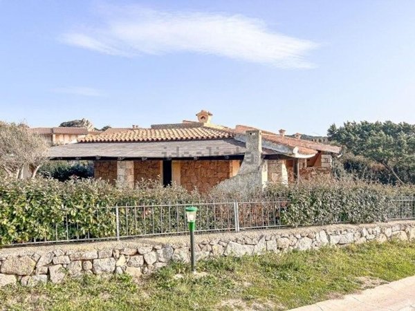 casa indipendente in vendita a Santa Teresa Gallura