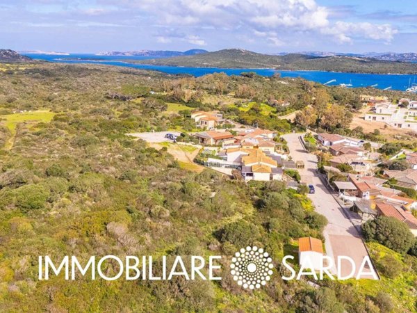 casa indipendente in vendita a Santa Teresa Gallura