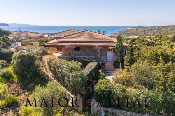 casa indipendente in vendita a Santa Teresa Gallura